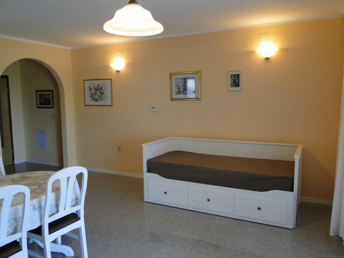 Apartments Villa Maran Umag Buitenkant foto
