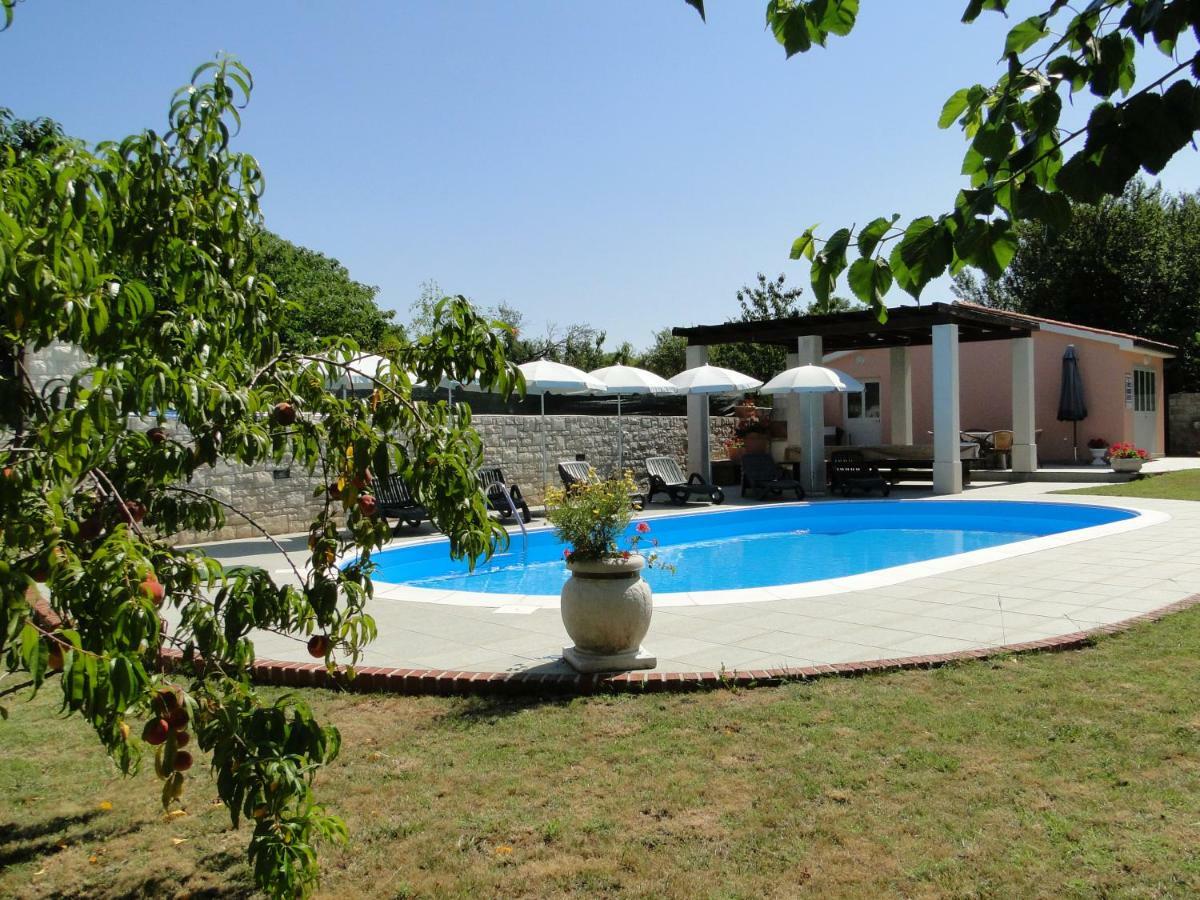 Apartments Villa Maran Umag Buitenkant foto