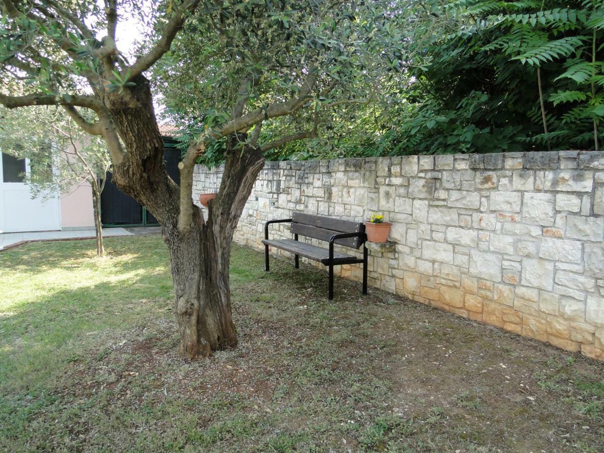 Apartments Villa Maran Umag Buitenkant foto