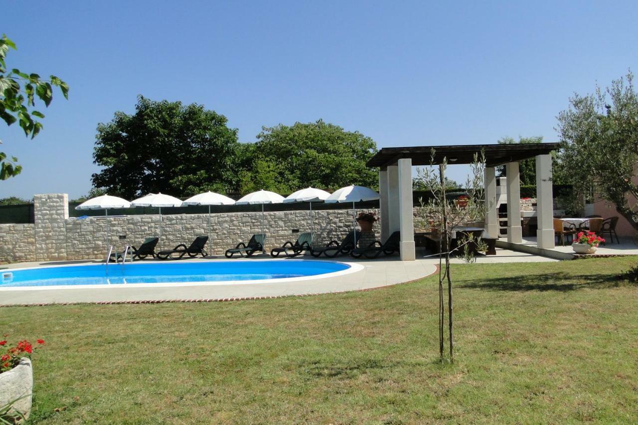 Apartments Villa Maran Umag Buitenkant foto