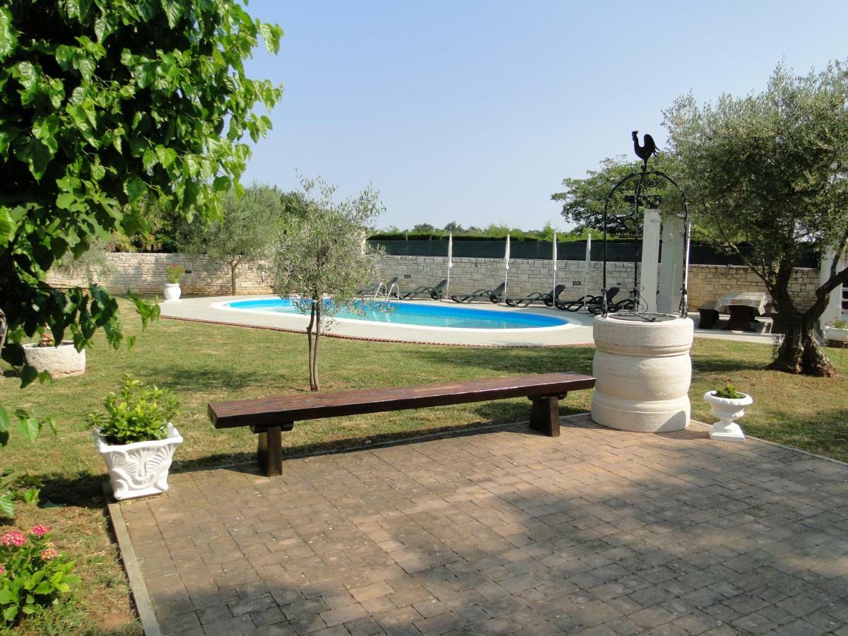 Apartments Villa Maran Umag Buitenkant foto