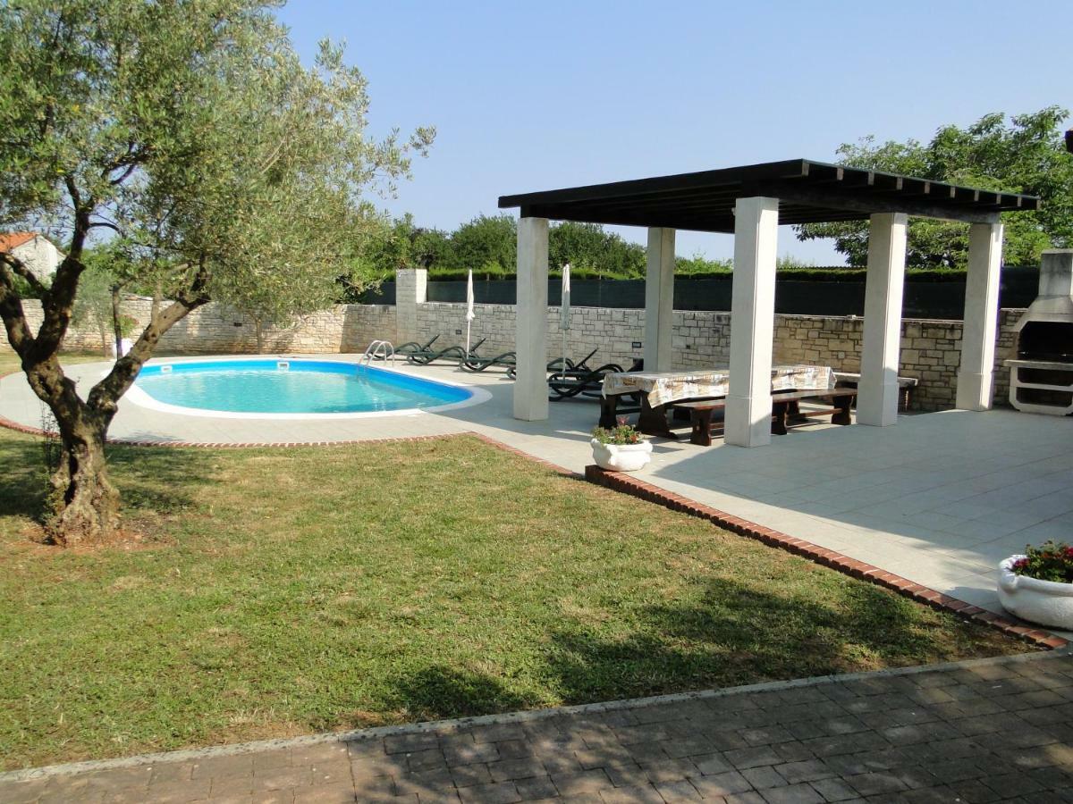 Apartments Villa Maran Umag Buitenkant foto